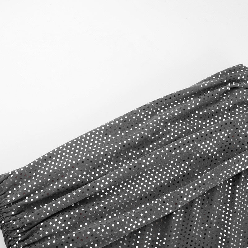 AITANA I LANGÄRMELIGES SCHULTERFREIES KLEID