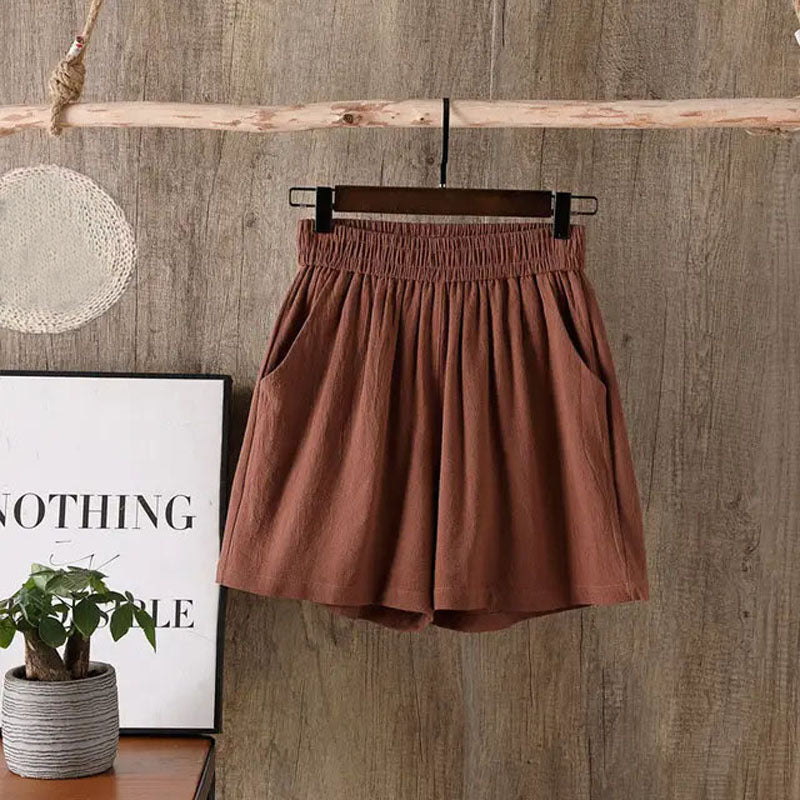 MAGNHILD I LÄSSIGE DEHNBARE SHORTS