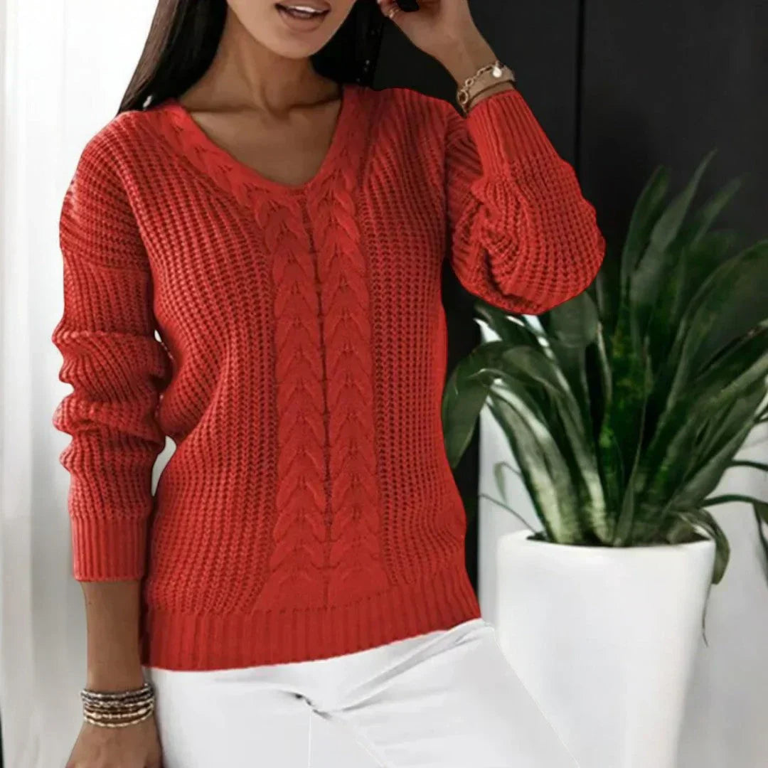 SVEA I LÄSSIGER STRICKPULLOVER