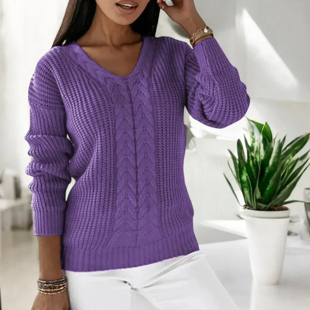 SVEA I LÄSSIGER STRICKPULLOVER