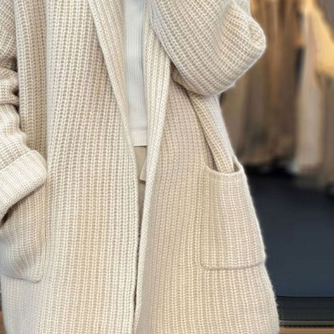 EMERY I LÄSSIGE STRICKJACKE