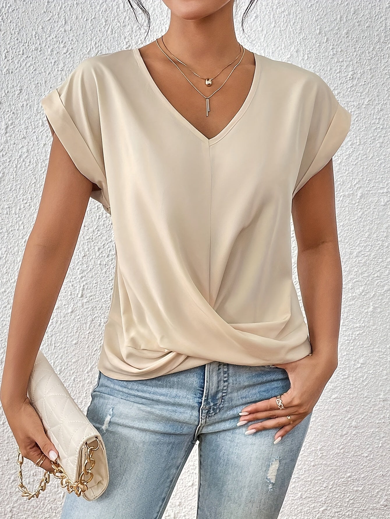 Lydia | Chic V-Neck T-Shirt
