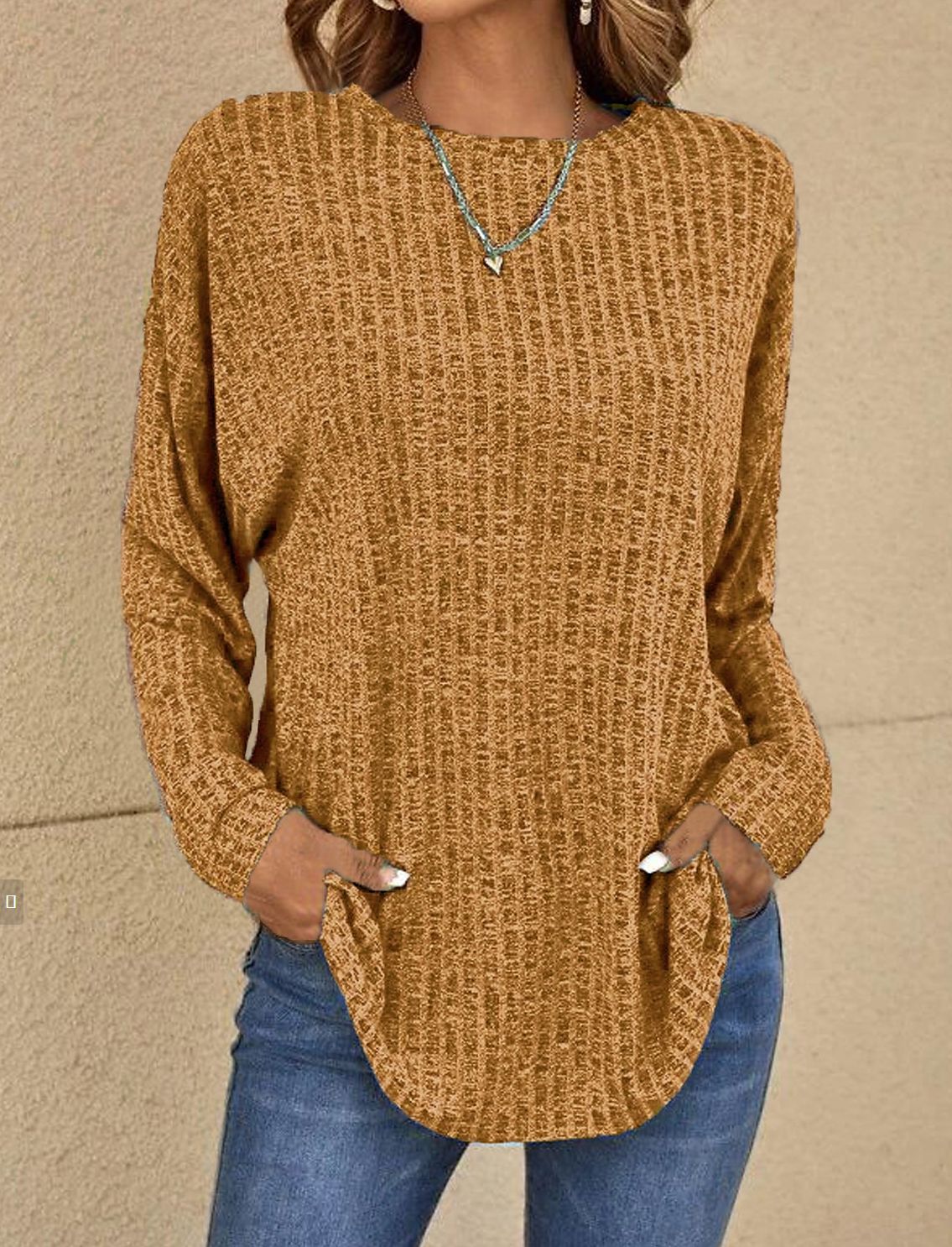 EULA I LÄSSIGER STRICKPULLOVER