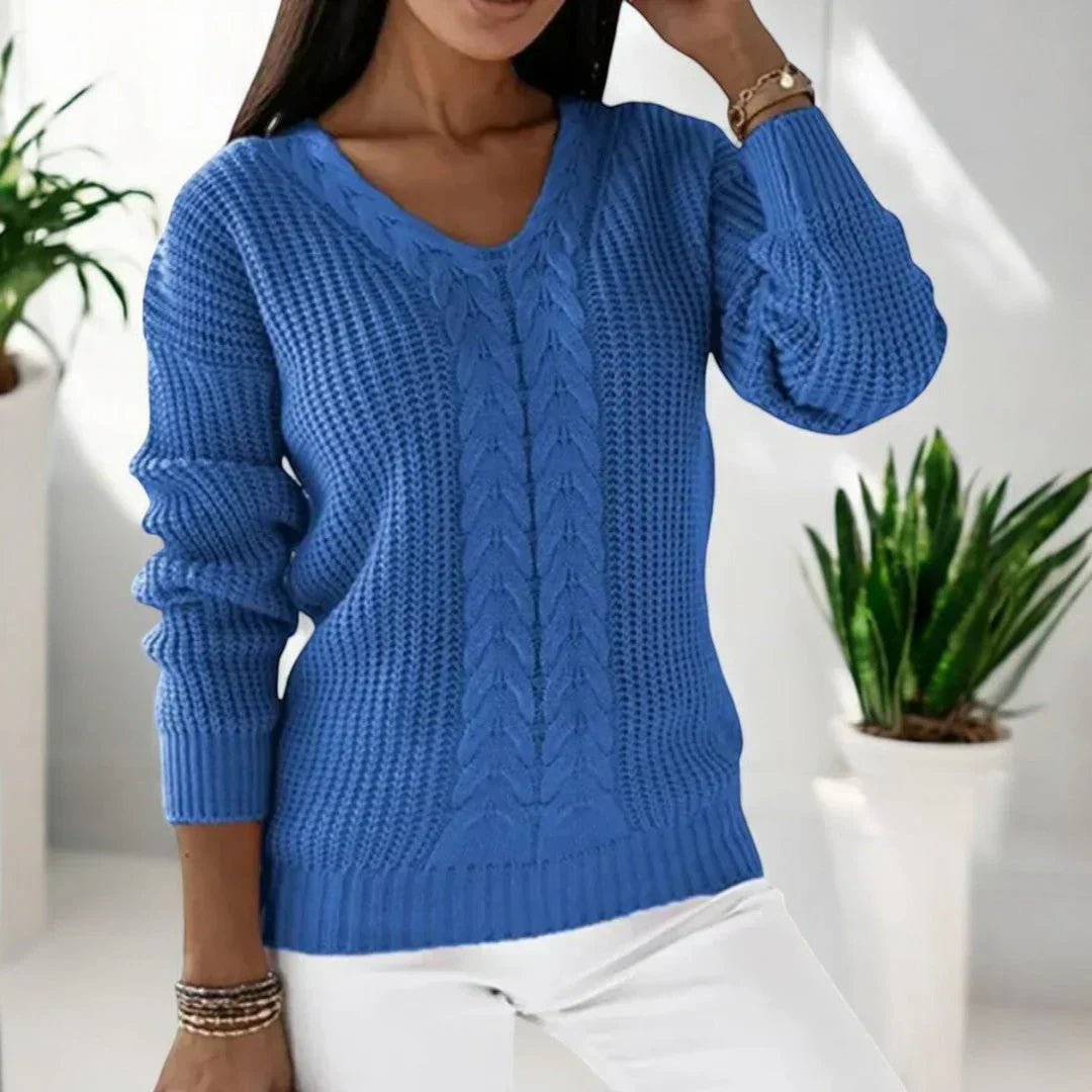 SVEA I LÄSSIGER STRICKPULLOVER
