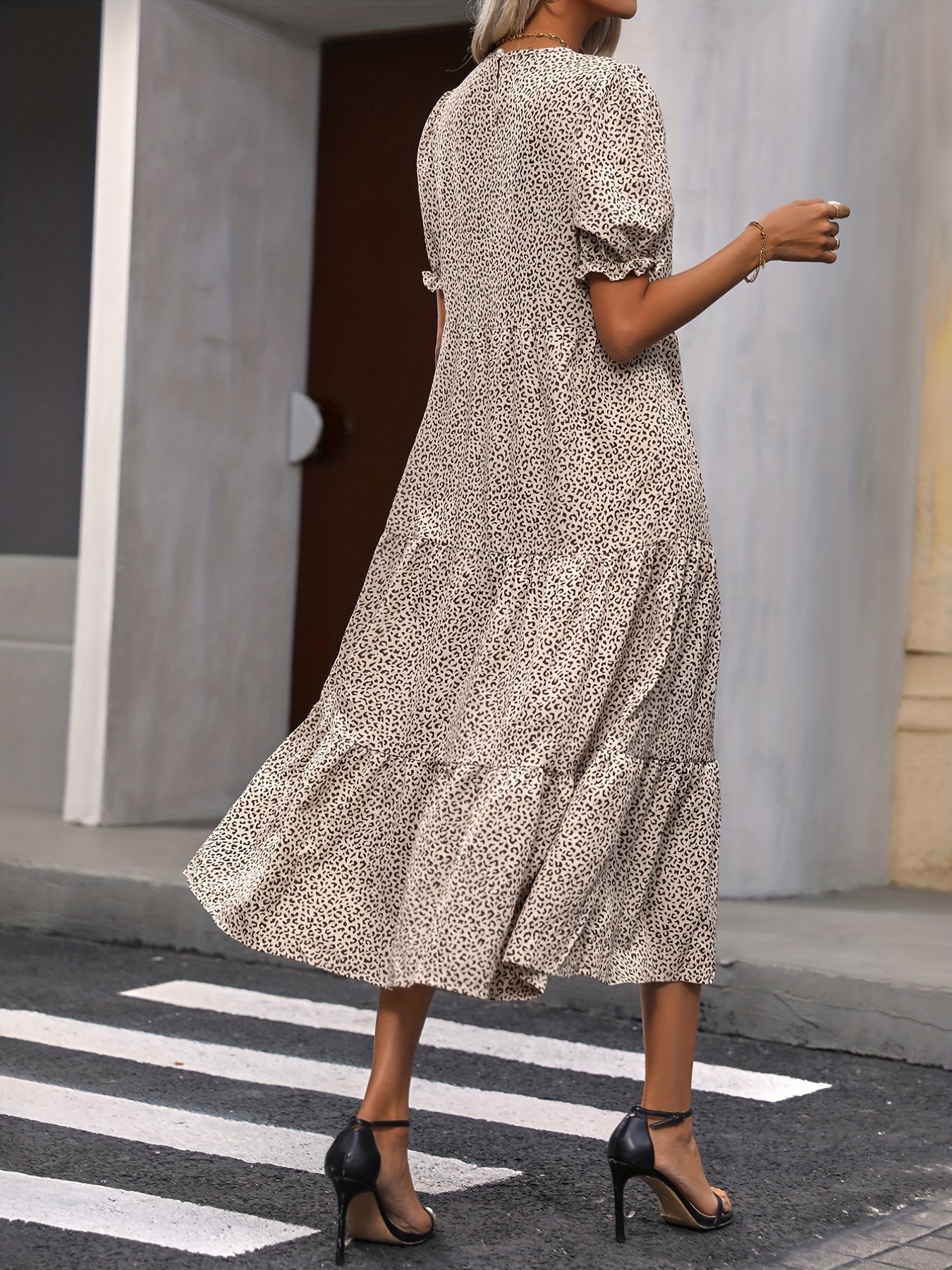 Adelina™ - Kleid mit puffärmel und Stufen