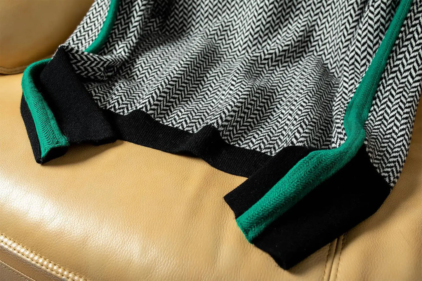 ISABEL I ROLLKRAGEN-PULLOVER MIT AUFDRUCK