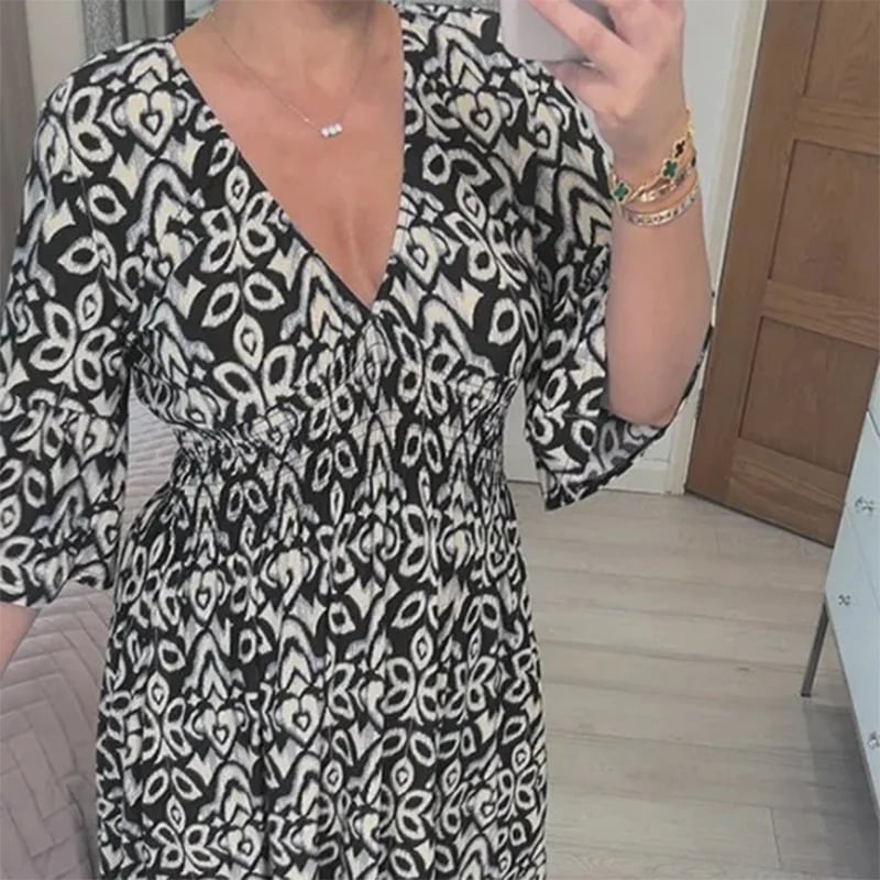 Camille – Blumenmuster-Robe mit Volants