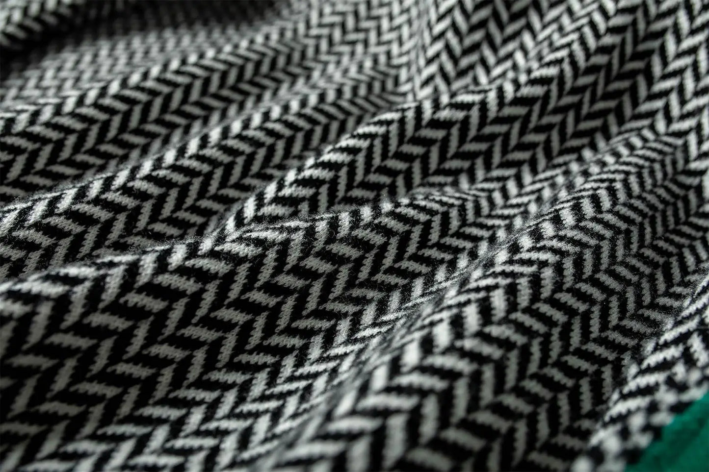 ISABEL I ROLLKRAGEN-PULLOVER MIT AUFDRUCK