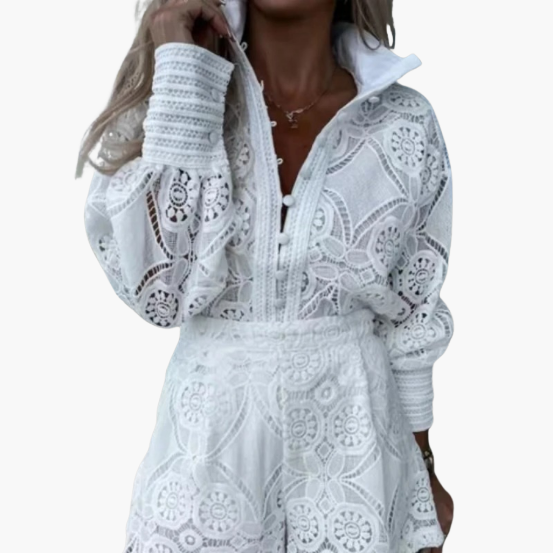 AISLINGE I ELEGANTES TOP & SHORTS SET