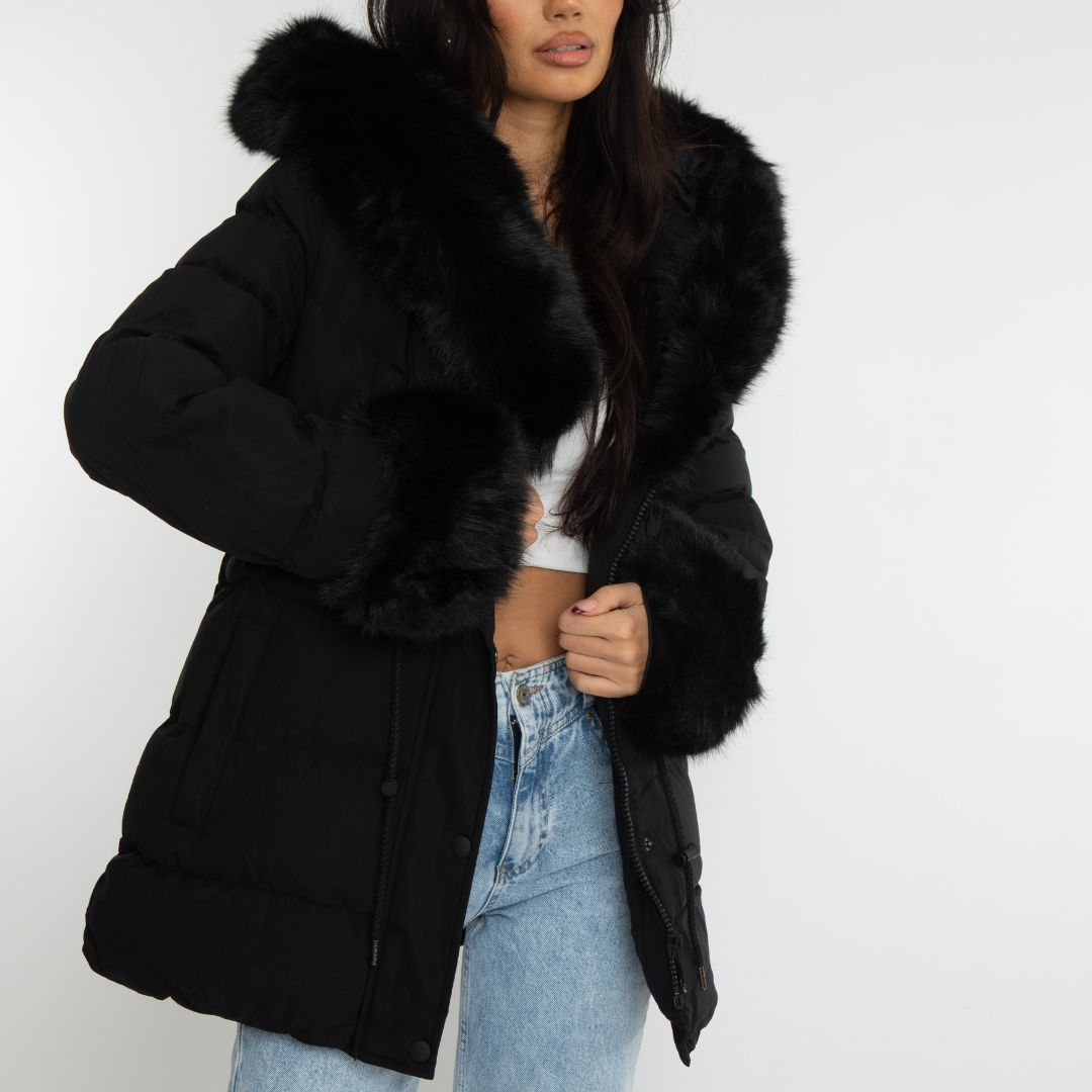 KAROLINA I STYLISCHER WINTERMANTEL