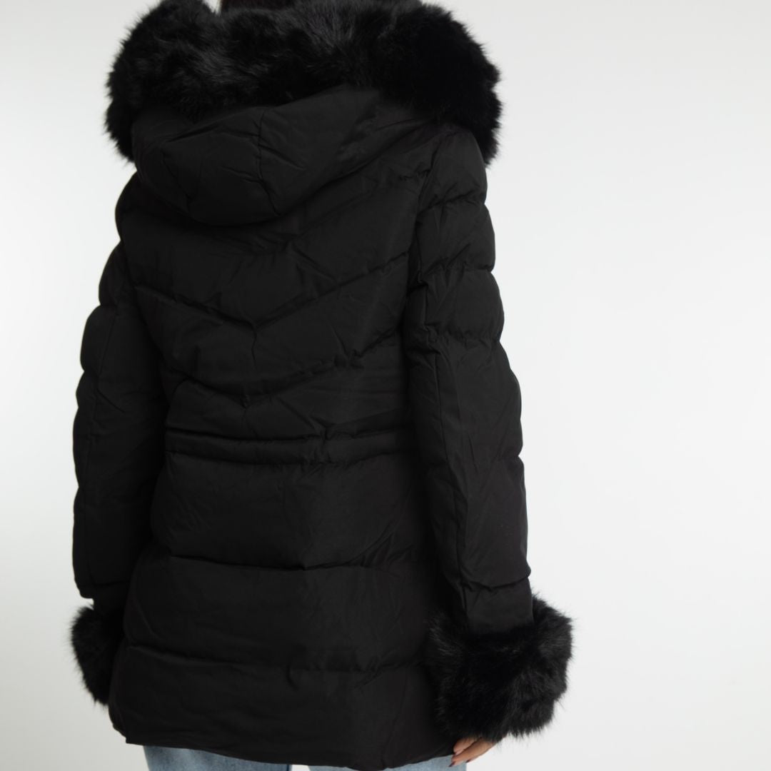 KAROLINA I STYLISCHER WINTERMANTEL