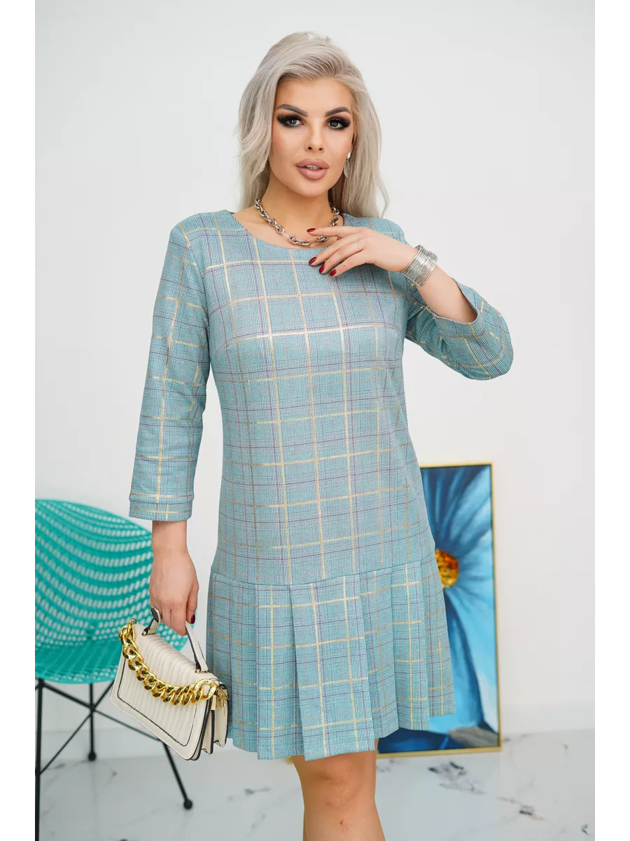 ELENA I LÄSSIGES KARIERTES KLEID