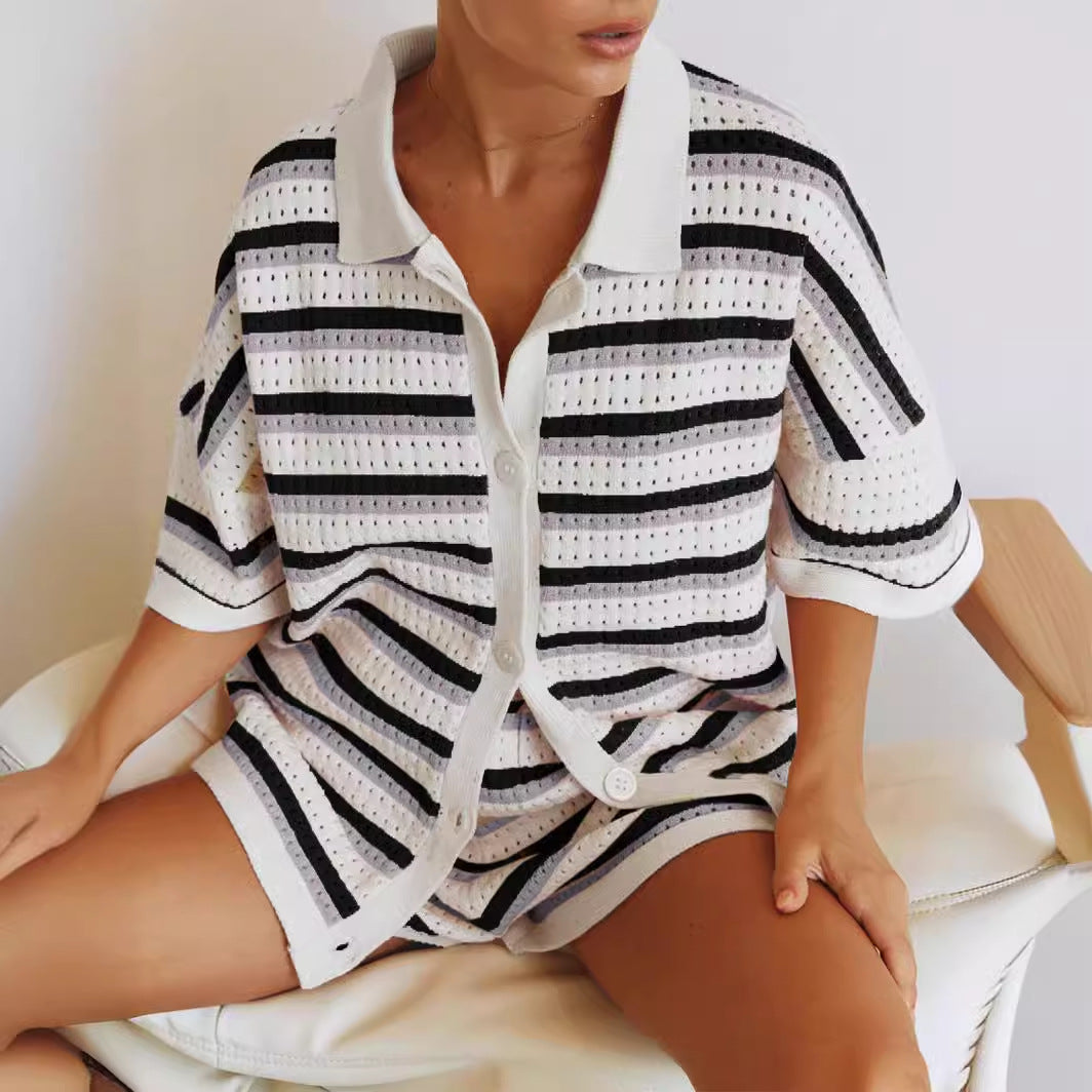 HANELE I GESTREIFTES STRICK-SET MIT KNOPFLEISTE