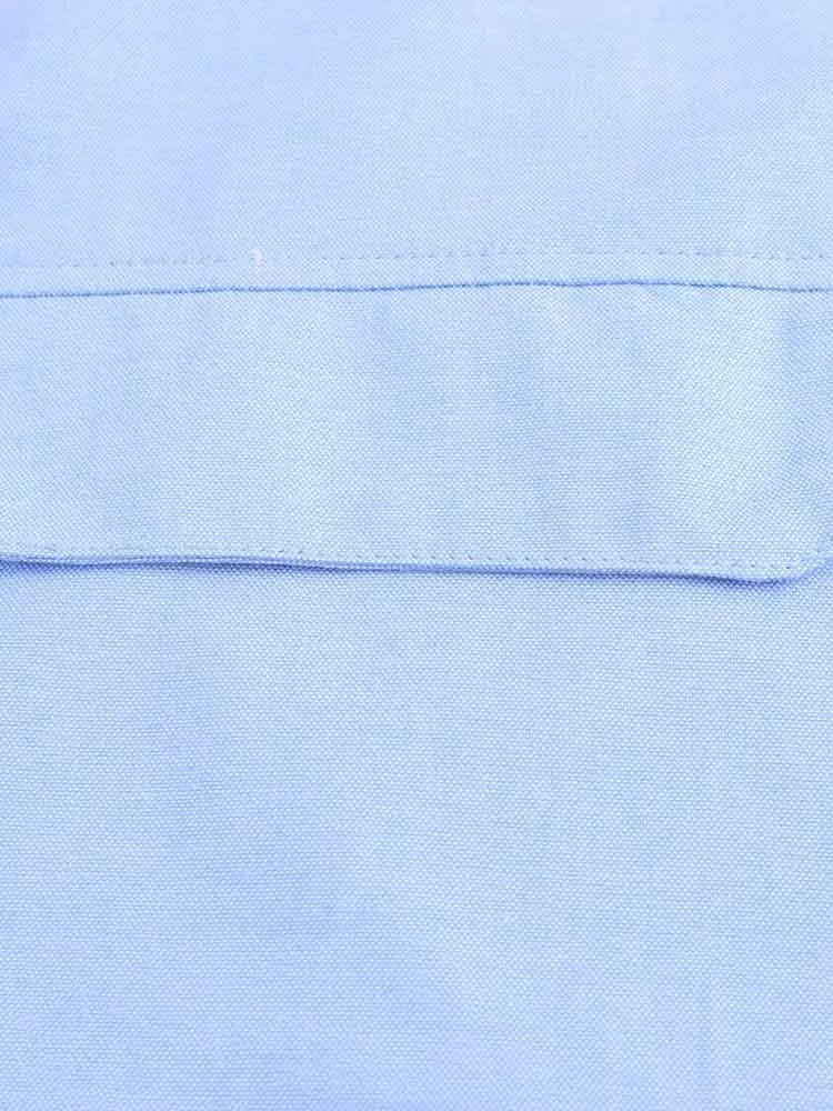 MALWINE I LÄSSIGE KRAGENBLUSE