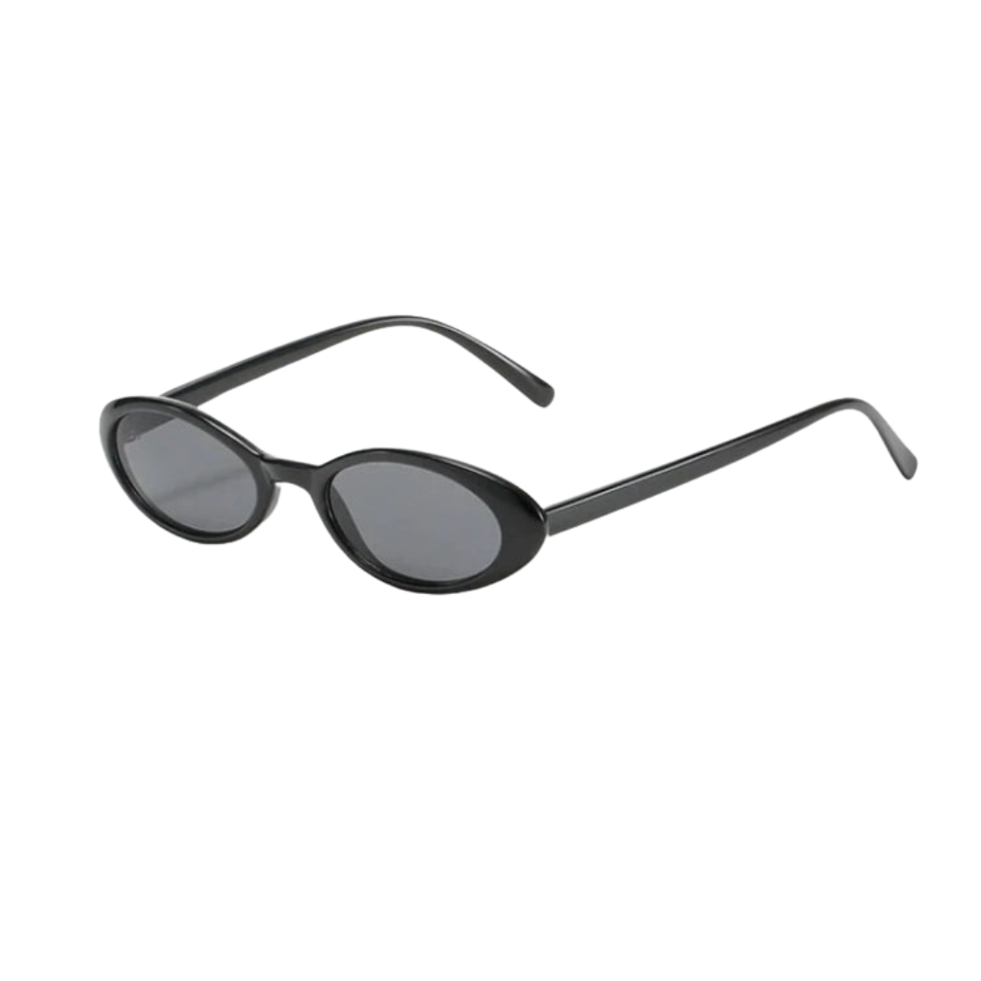 ODILIE I LÄSSIGE RUNDE SONNENBRILLE