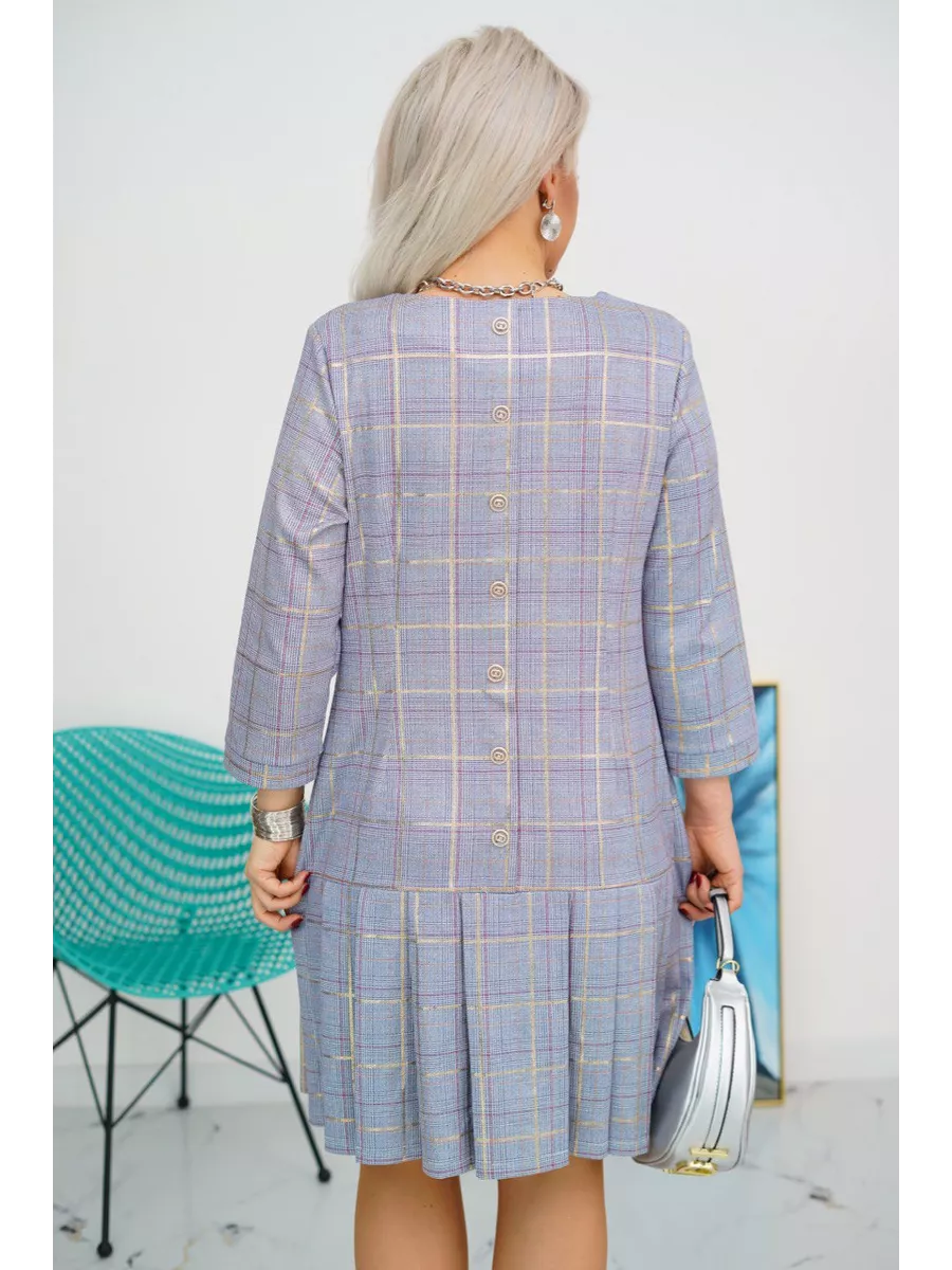 ELENA I LÄSSIGES KARIERTES KLEID