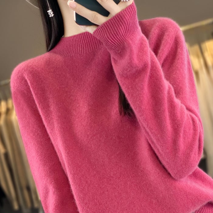 WILTRUD I LÄSSIGER PULLOVER