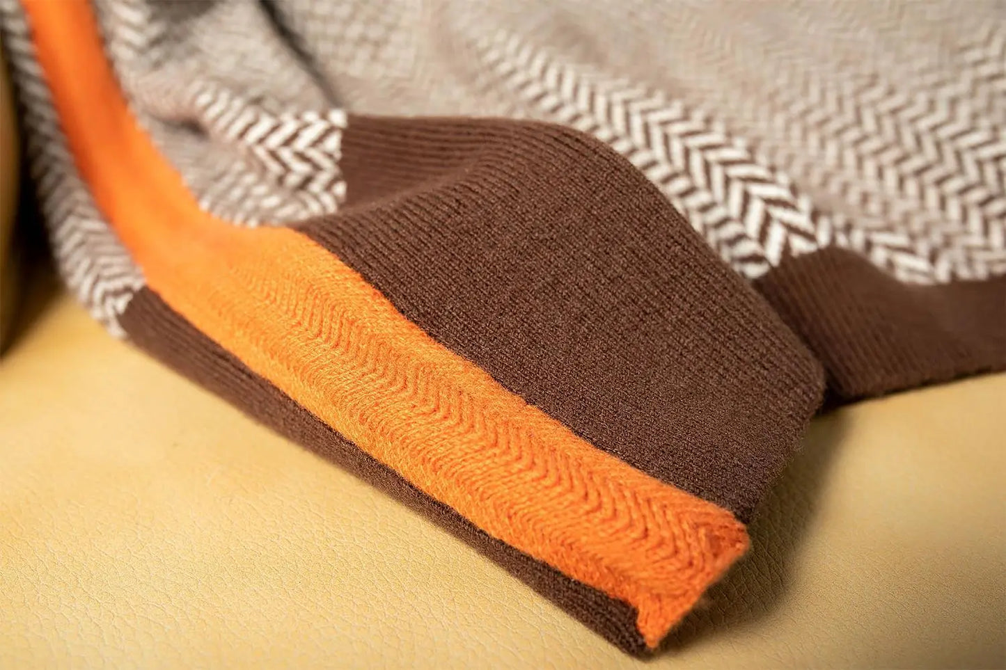 ISABEL I ROLLKRAGEN-PULLOVER MIT AUFDRUCK