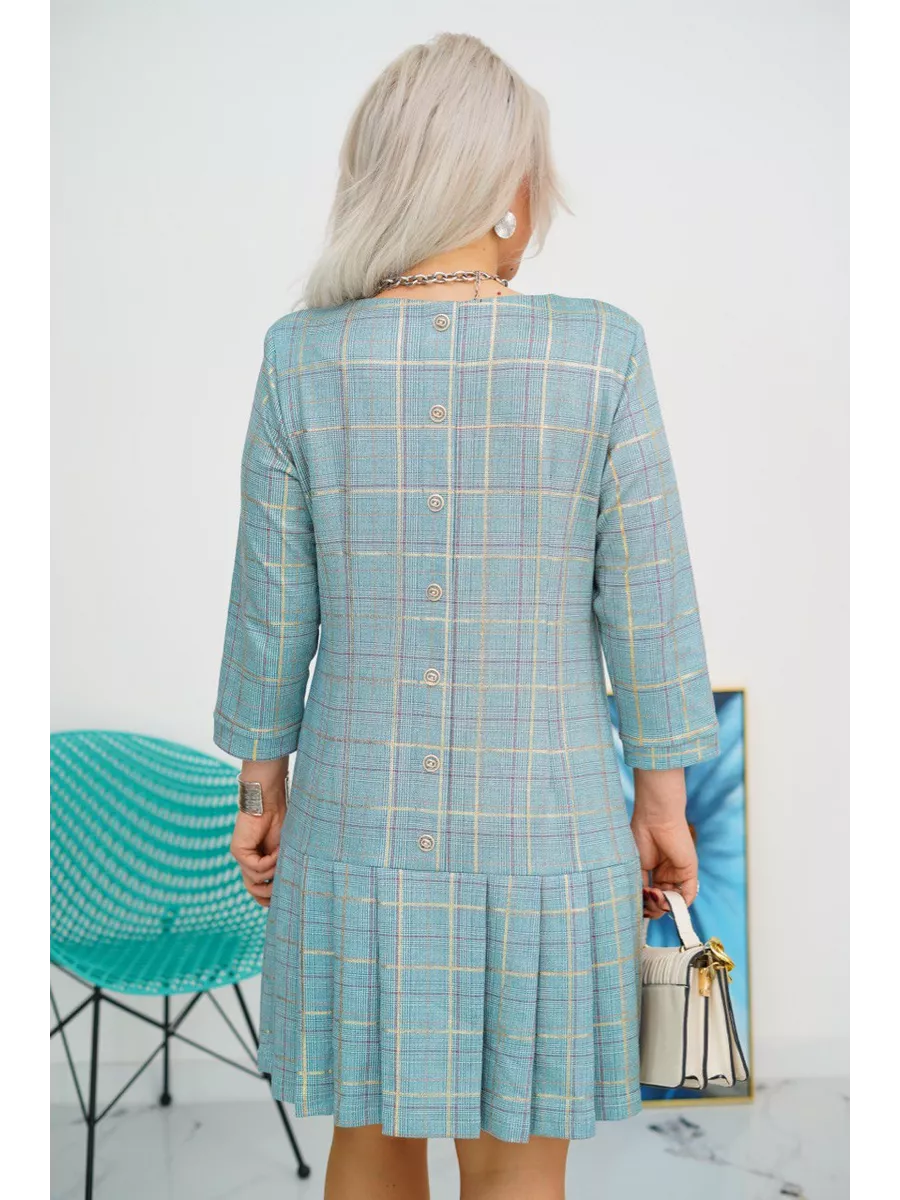 ELENA I LÄSSIGES KARIERTES KLEID