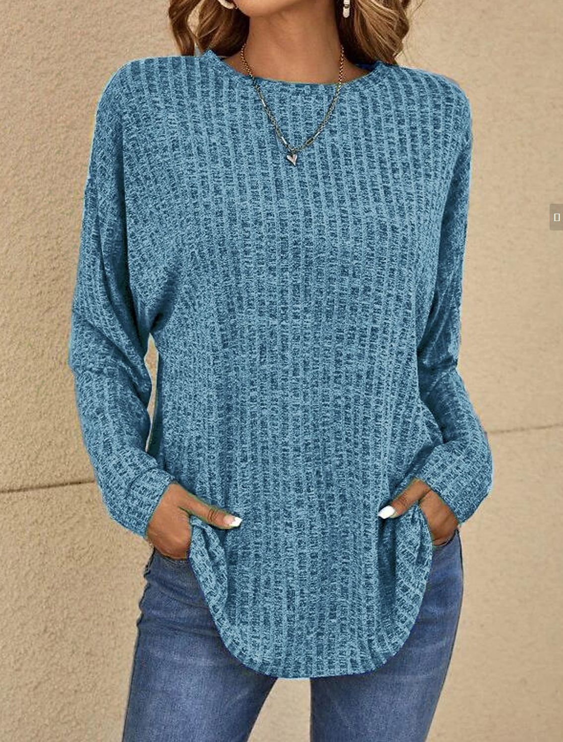 EULA I LÄSSIGER STRICKPULLOVER