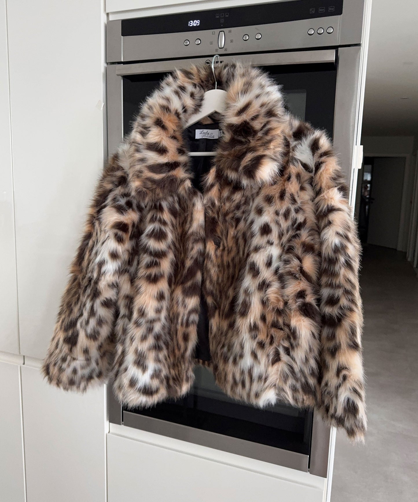 MARLIES I PELZMANTEL MIT LEOPARDENMUSTER