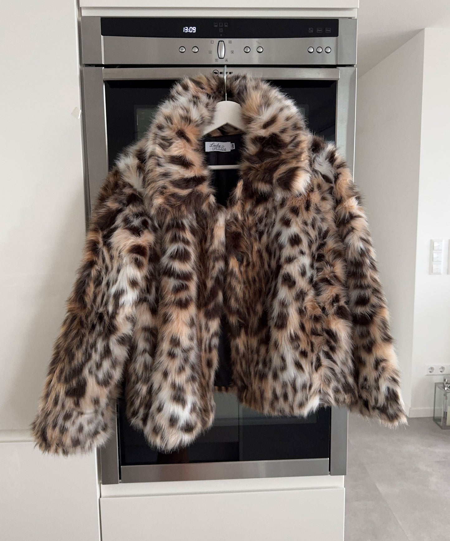 MARLIES I PELZMANTEL MIT LEOPARDENMUSTER