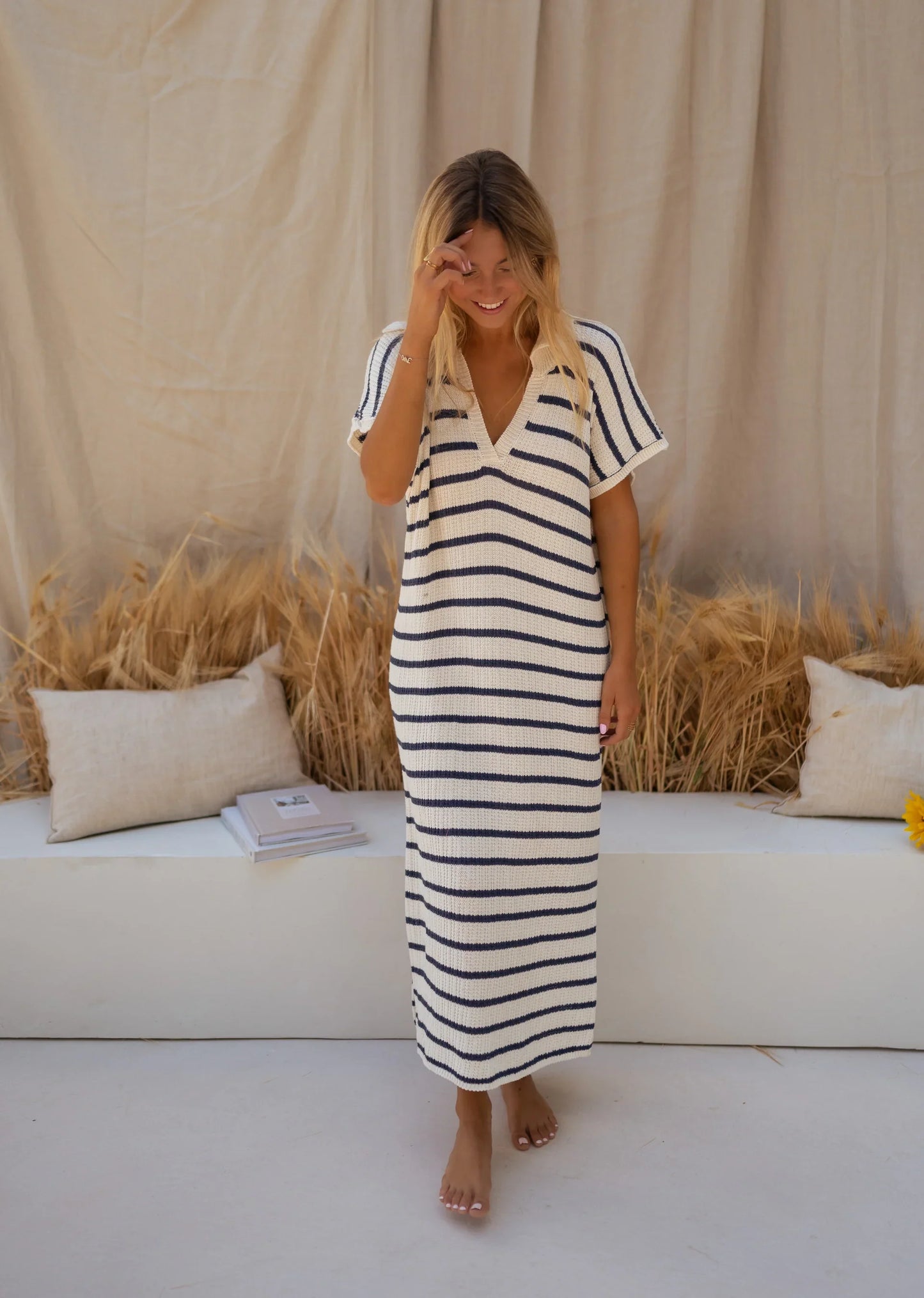 KATELIJN I GESTREIFTES MIDI-KLEID