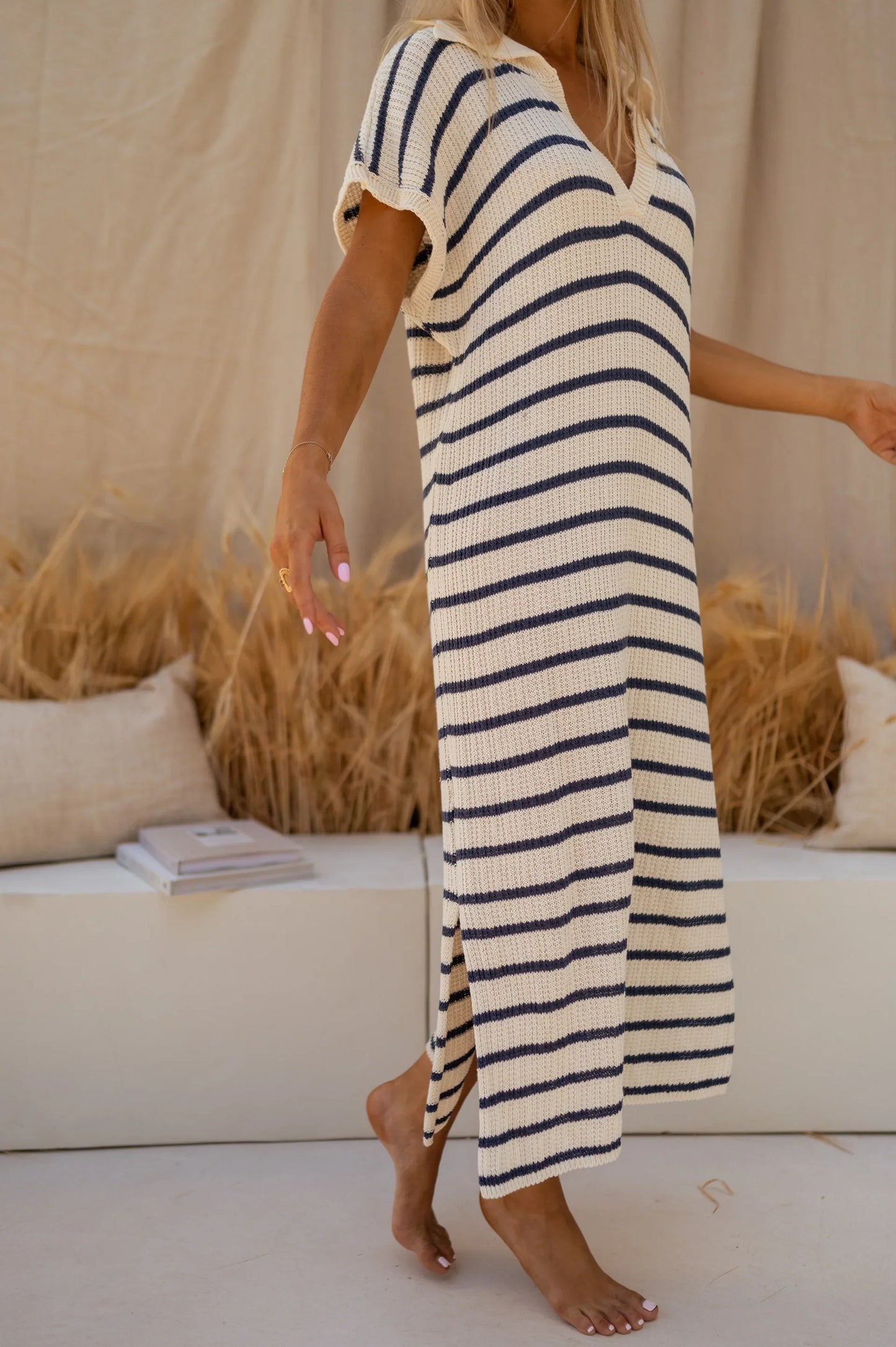 KATELIJN I GESTREIFTES MIDI-KLEID