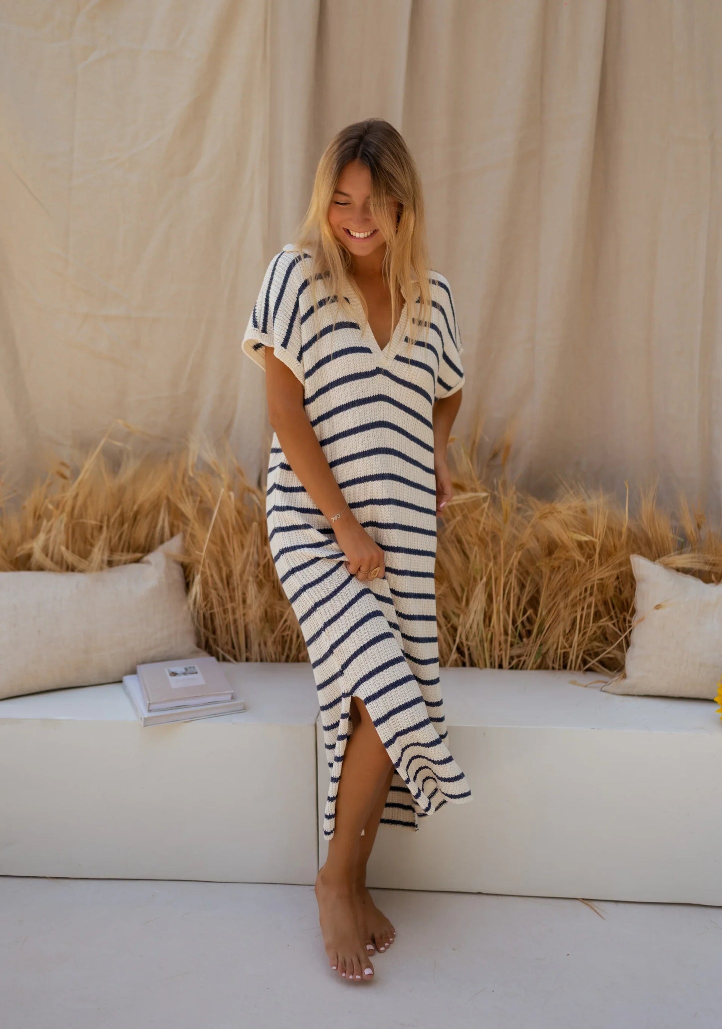 KATELIJN I GESTREIFTES MIDI-KLEID