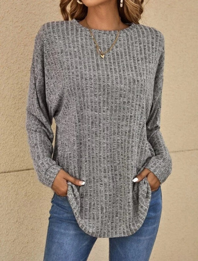 EULA I LÄSSIGER STRICKPULLOVER