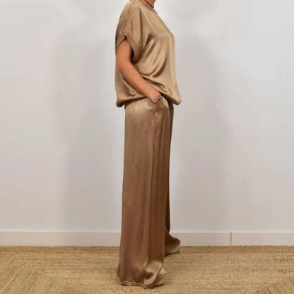 FRONIKA I STILVOLLES 2-TEILIGES SET AUS HOSE UND OBERTEIL