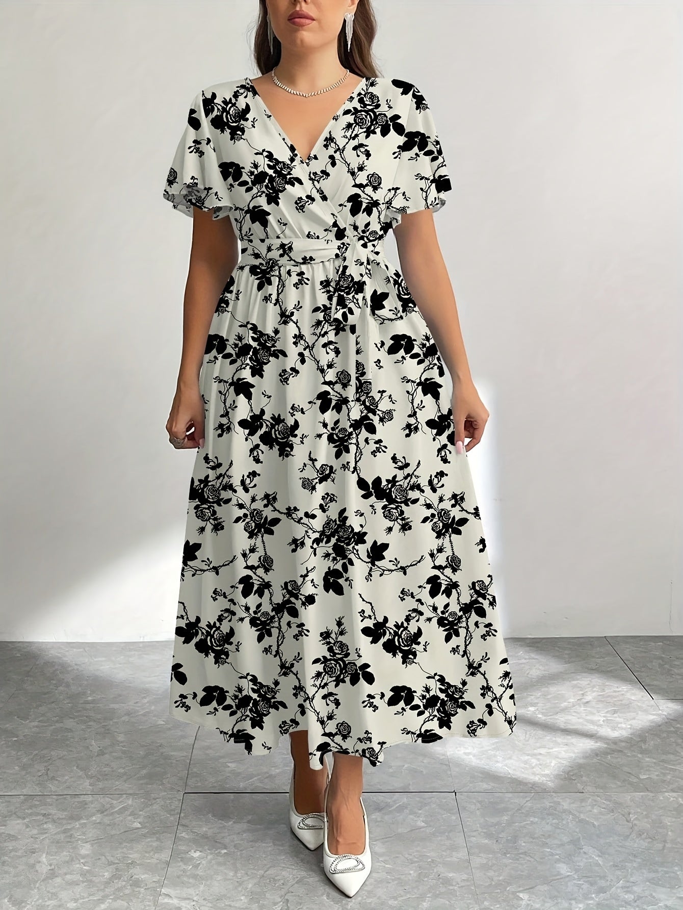 THEODEHILDE I GEBLÜMTEM MAXIKLEID