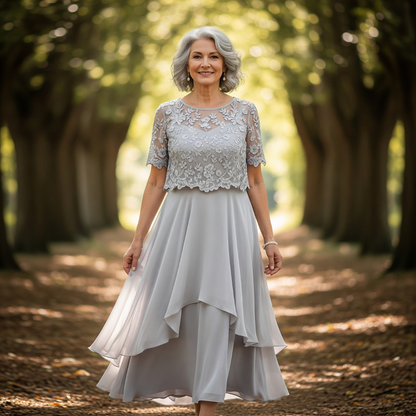 MAURA I STILVOLLES BLUMENKLEID