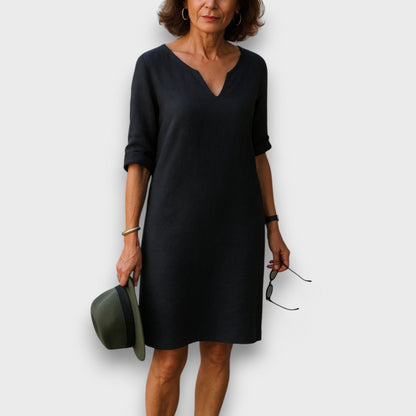 Lisette – Schlichtes Kleid mit V-Ausschnitt