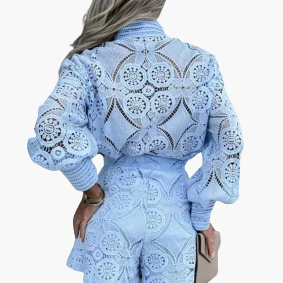 AISLINGE I ELEGANTES TOP & SHORTS SET