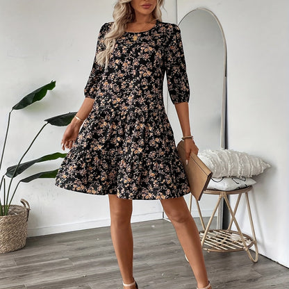 BALTRUDIS I GEBLÜMTEM RÜSCHENKLEID