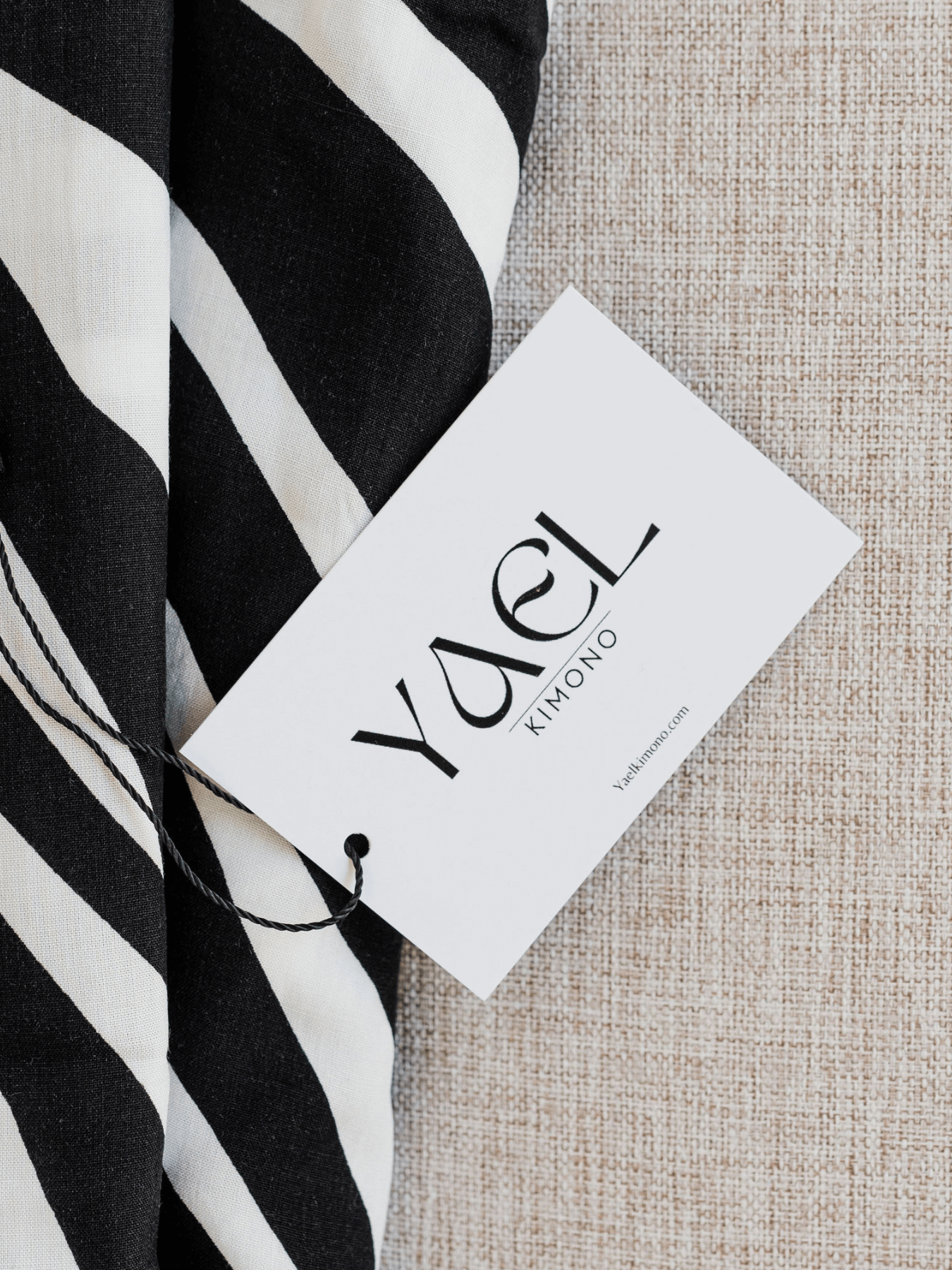 TABEAA I MAXIKLEID MIT ZEBRAMUSTER