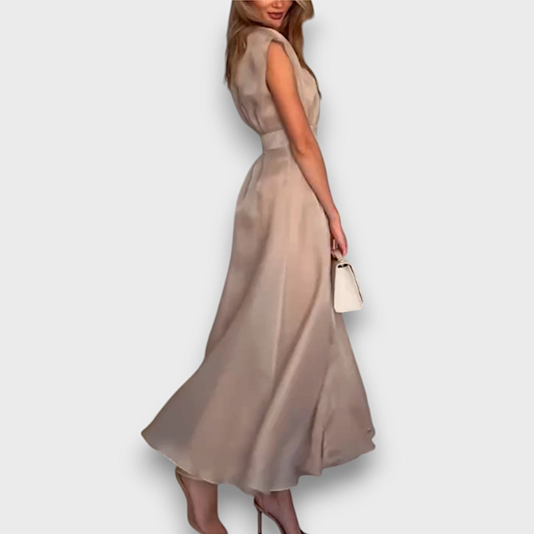 Vivelle – Fließendes Kleid mit dezentem Schlitz