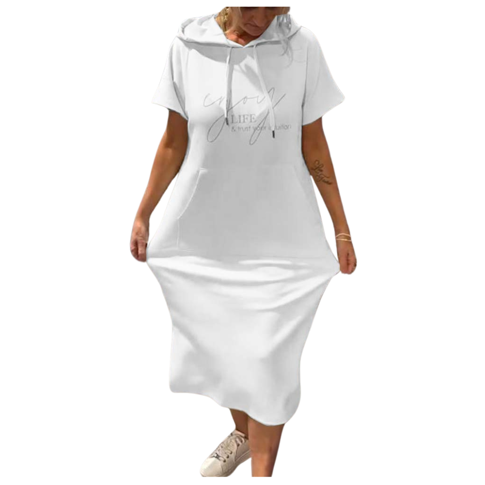 GERBURG I LÄSSIGES KAPUZENKLEID