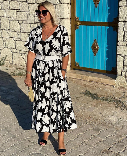 CAMILIA I LÄSSIGES MIDIKLEID