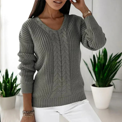 SVEA I LÄSSIGER STRICKPULLOVER