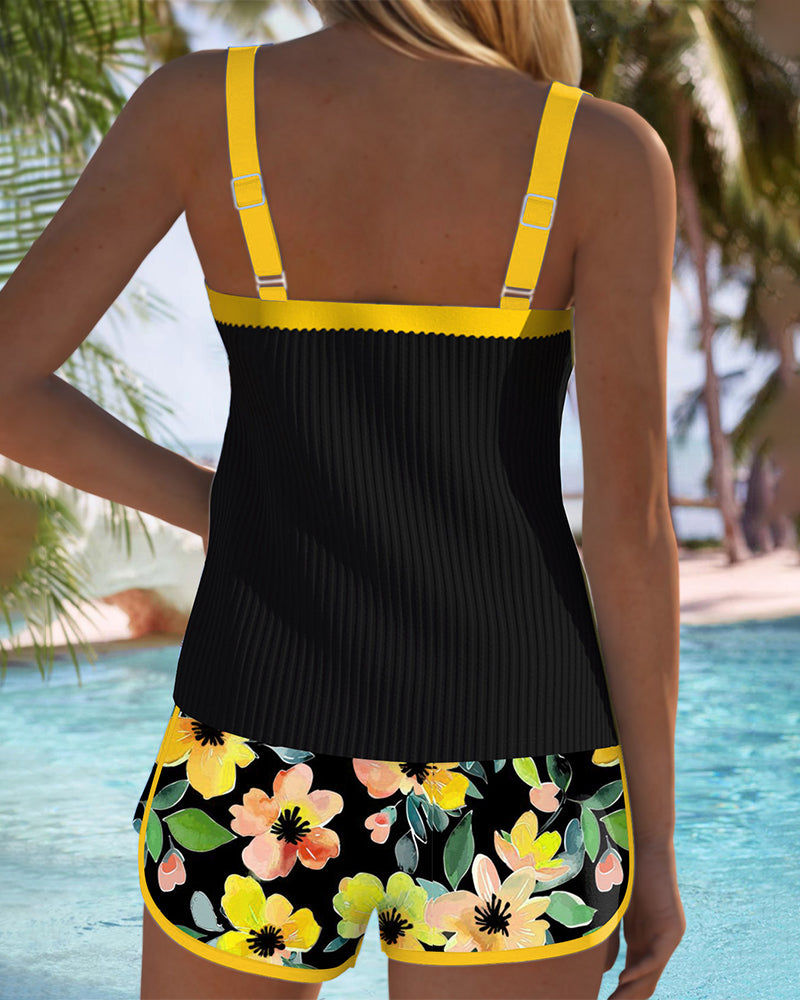 HEIKE I SCHWARZER TANKINI MIT BLUMEN UND STRANDHOSE