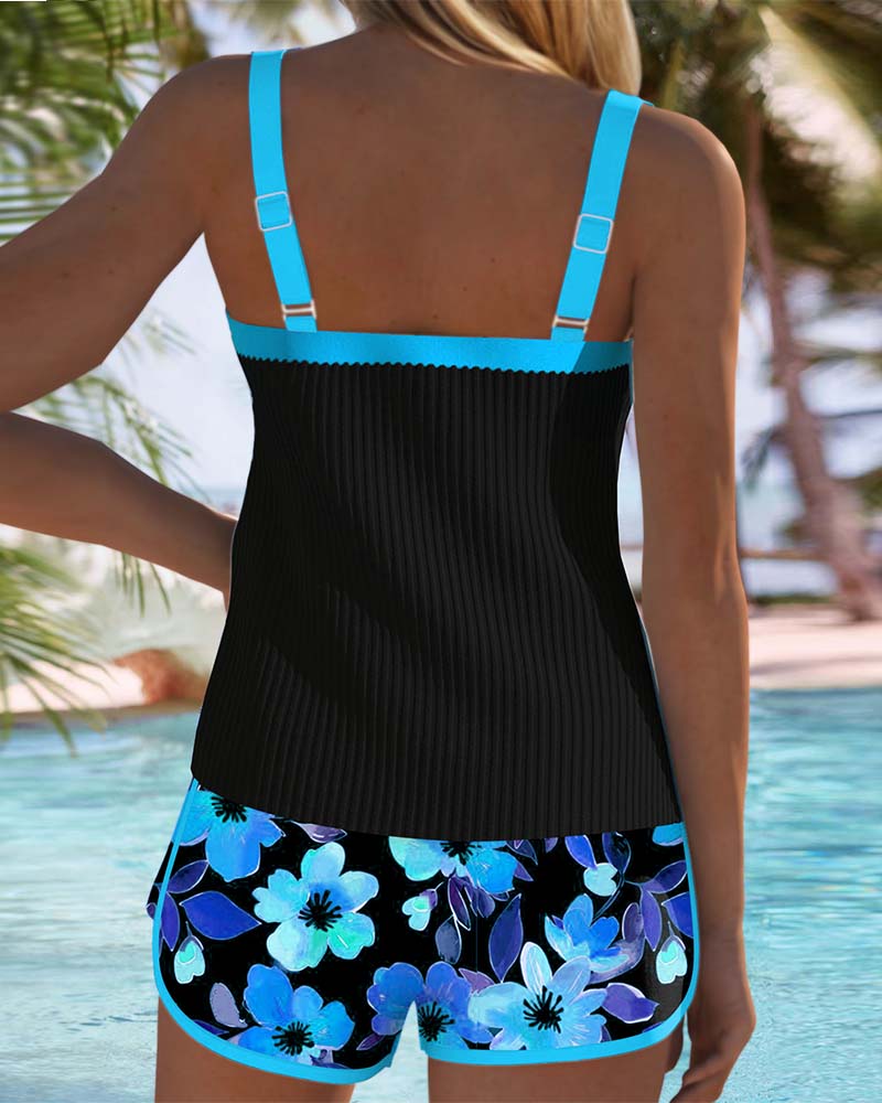 HEIKE I SCHWARZER TANKINI MIT BLUMEN UND STRANDHOSE