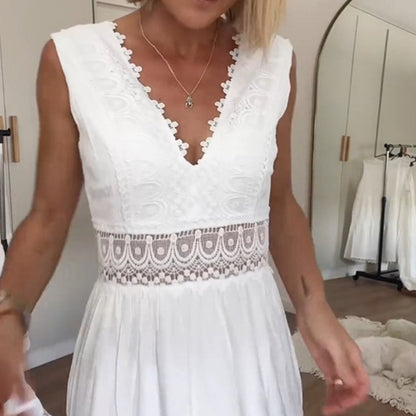 LIV I MAXIKLEID MIT V-AUSSCHNITT