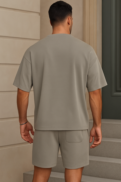 ADOLF I ÜBERGROSSES HEMD UND SHORTSET