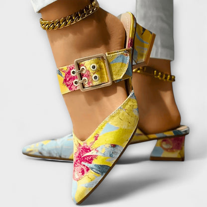 HILDRA I ABSÄTZE IM RETROSTIL