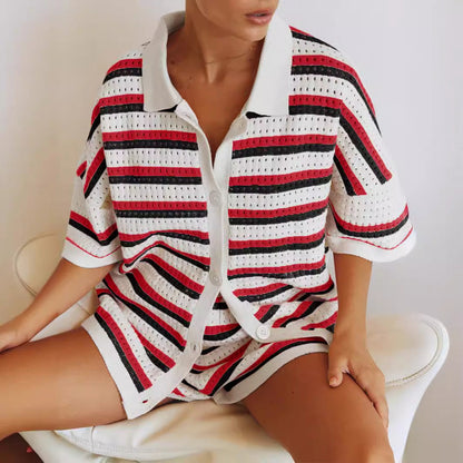 HANELE I GESTREIFTES STRICK-SET MIT KNOPFLEISTE