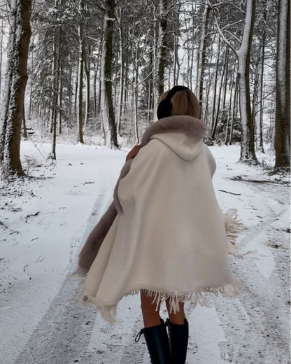LOTTA I PONCHO MIT KAPUZE