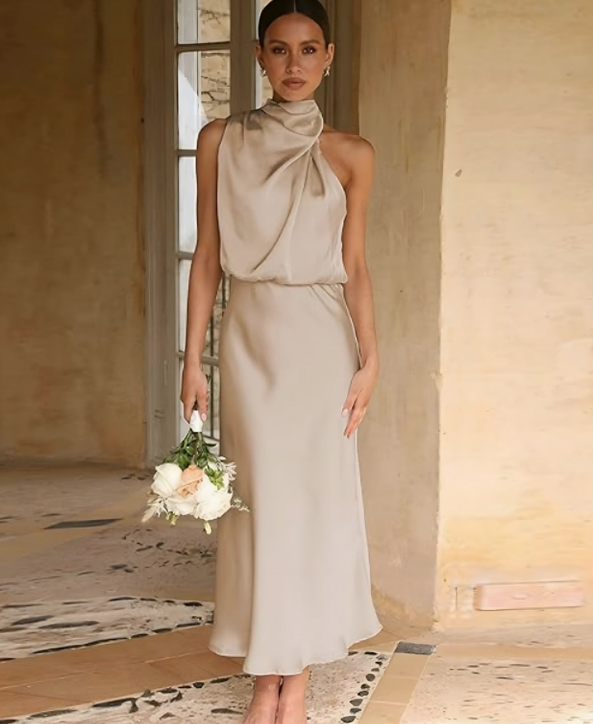 SELINA I LUXURIÖSES SATINKLEID