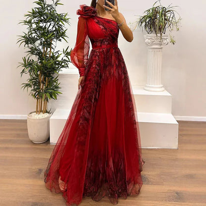 MADELIND I SCHULTERFREIES MAXIKLEID MIT SCHLITZ